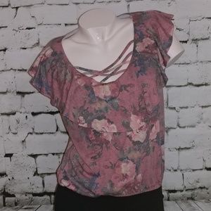 Free Kisses Floral Top with Ruffle Detail Size L